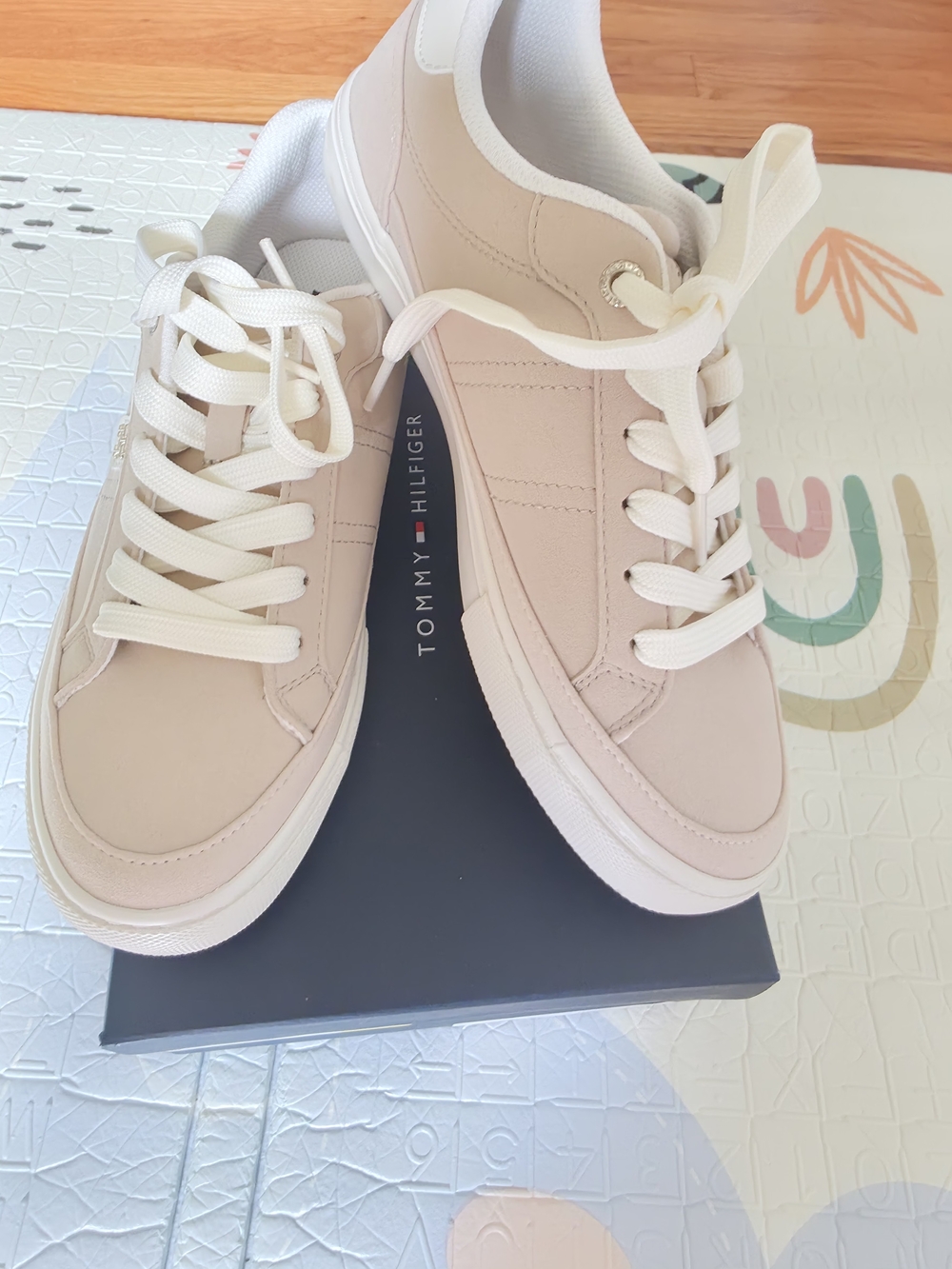 Tommy Hilfiger Women's Ivory Low-Top Sneakers